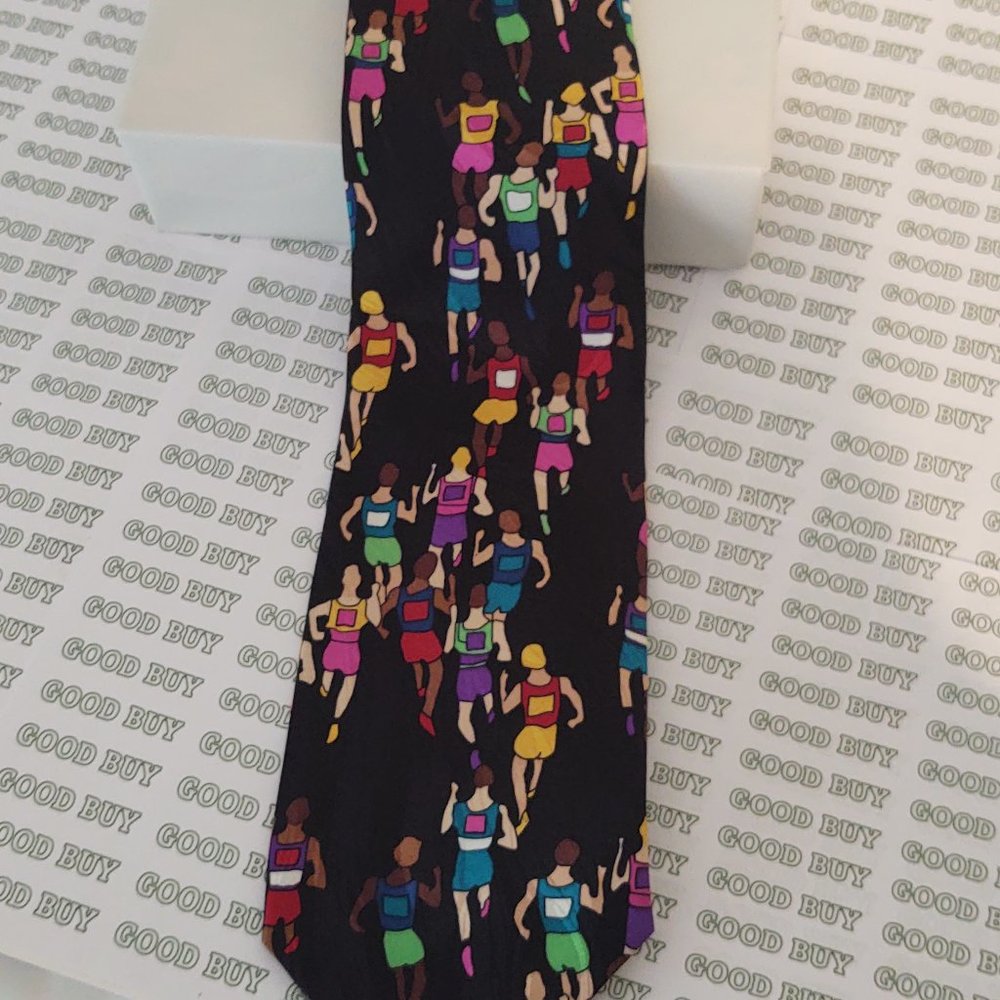 RUNNING THE BIG RACE NECK TIE BY RM SPORT